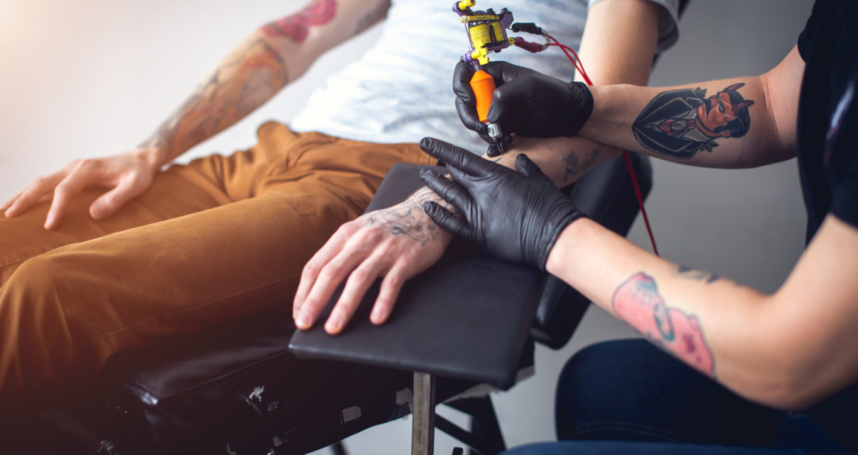 Miejsca najbardziej narażone na infekcje podczas robienia tatuażu